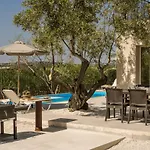 Willa Olive Grove